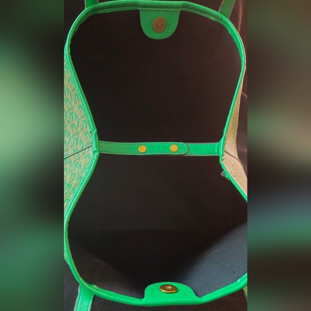 GUESS Vikky Vibrant Green Patterned Tote - Picture 11 of 11